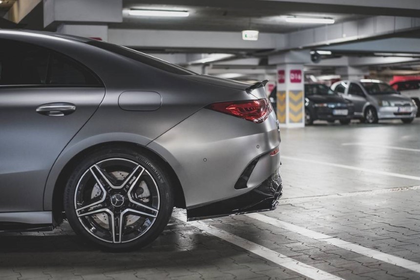 Achter zijskirts Mercedes CLA 35/45 AMG C118 Maxton Design glans zwart