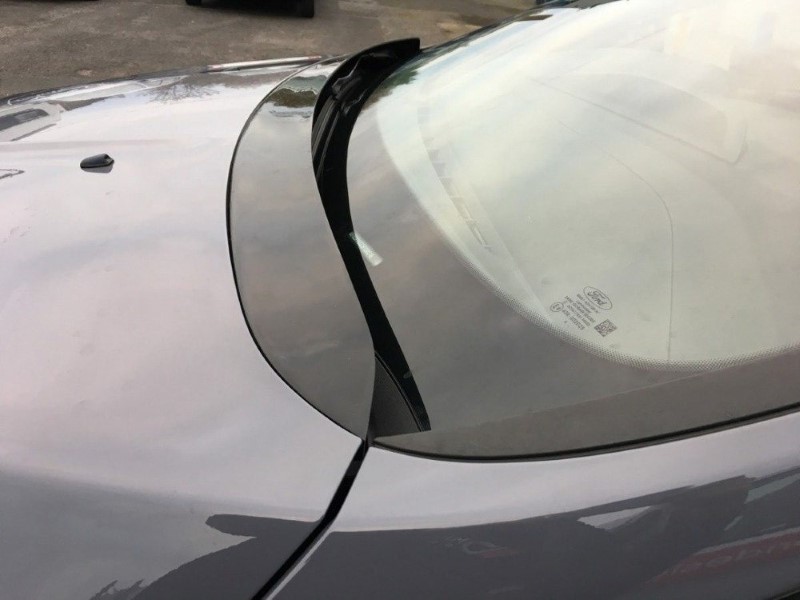 Motorkap Extentie Ford Focus Mk3 / Mk3 FL / ST / RS Glanzend Zwart
