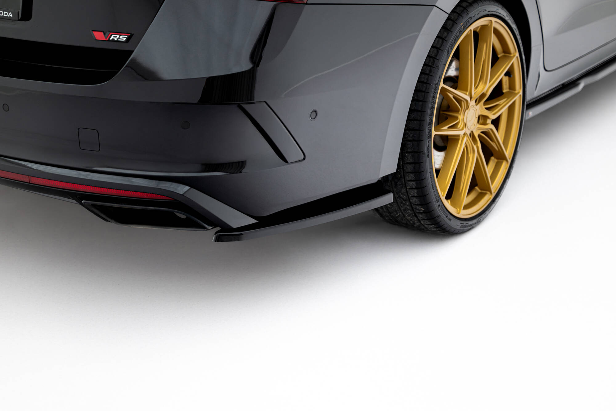 Achterzij Spoilers V.1 Skoda Octavia RS Liftback MK4 / MK4 Facelift Maxton Glanzend zwart