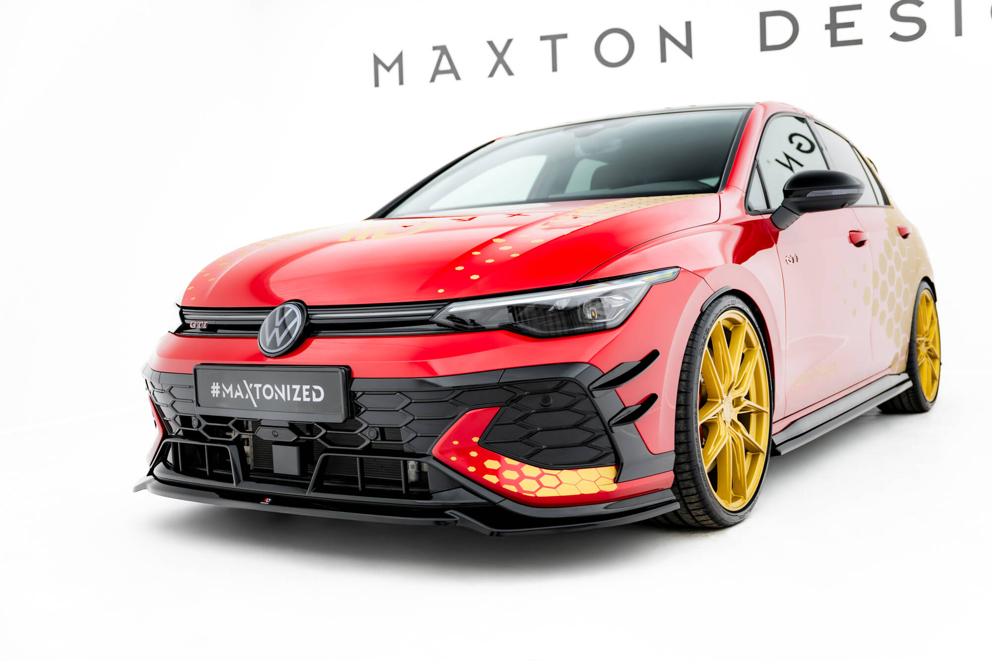Voorspoiler V.4 Volkswagen Golf GTI Clubsport MK8 Facelift Maxton Glanzend zwart