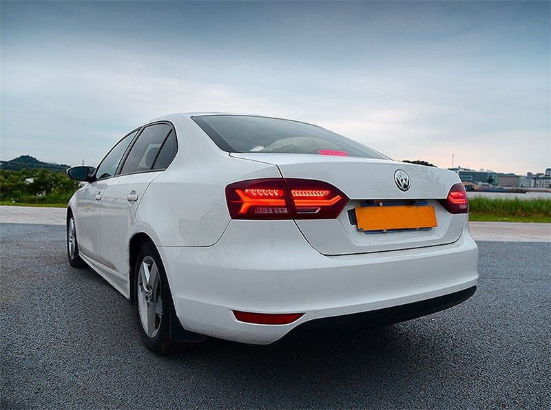 Taillights VW Jetta IV 10-17 LED DRL black