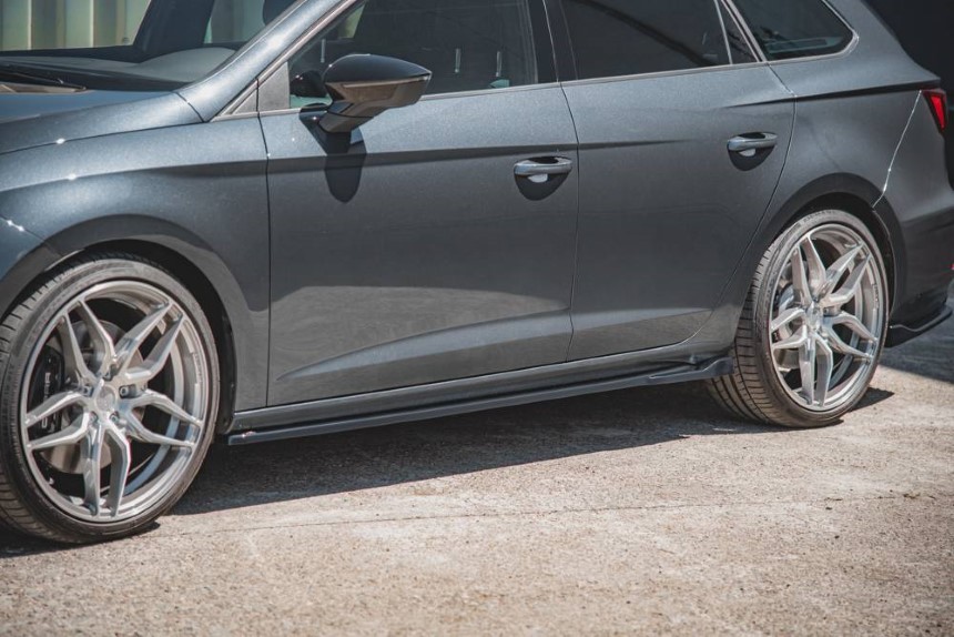 Zijskirts Seat Leon FR 5F Maxton Design glans zwart V.4