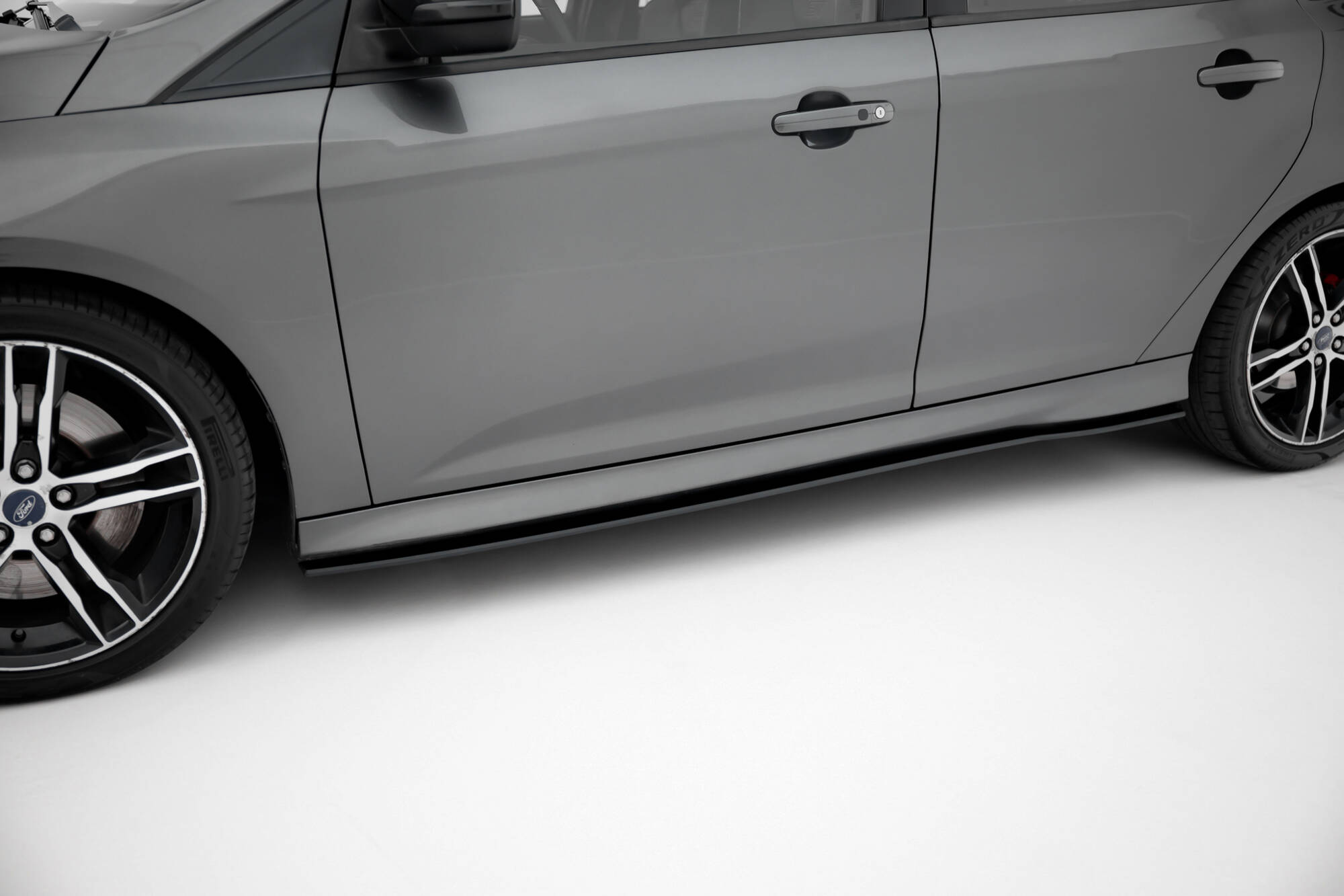 Street Pro Zijskirts Ford Focus ST MK3 Facelift Maxton Glanzend zwart