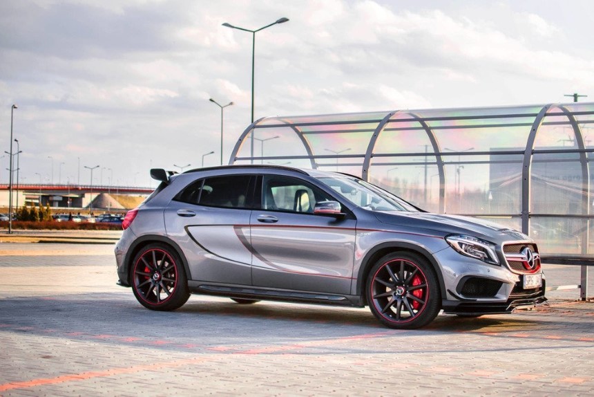 Zijskirts Mercedes GLA 45 AMG X156 Maxton Design glans zwart