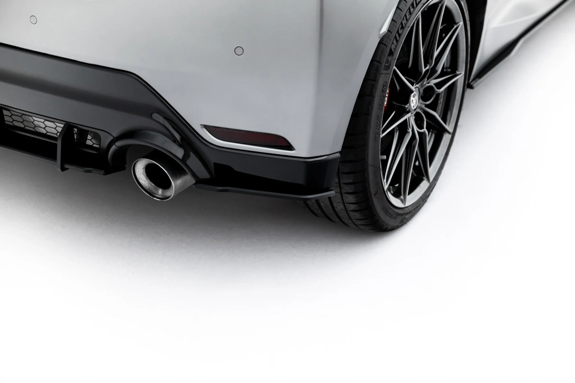 Diffuser Toyota GR Yaris Mk4 Facelift – Maxton Street Pro Rear Side Splitters