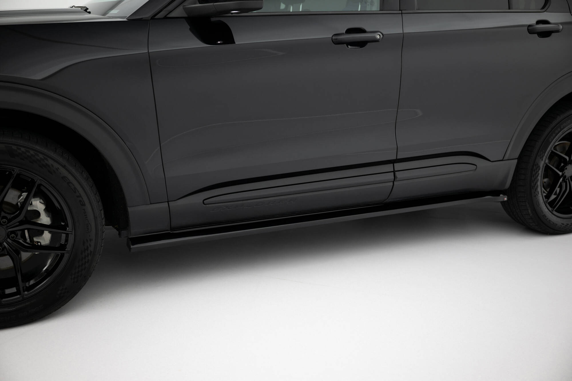 Zijskirts Ford Explorer XLT MK6 Maxton Glanzend zwart