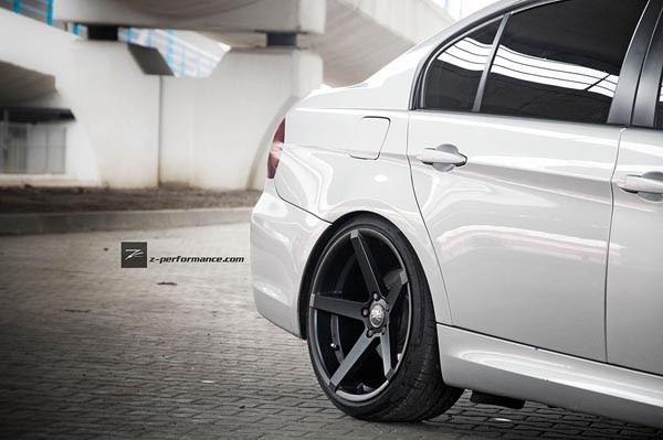 Z-Performance Six Matte Black 9x18 5x120 ET38 Velgen