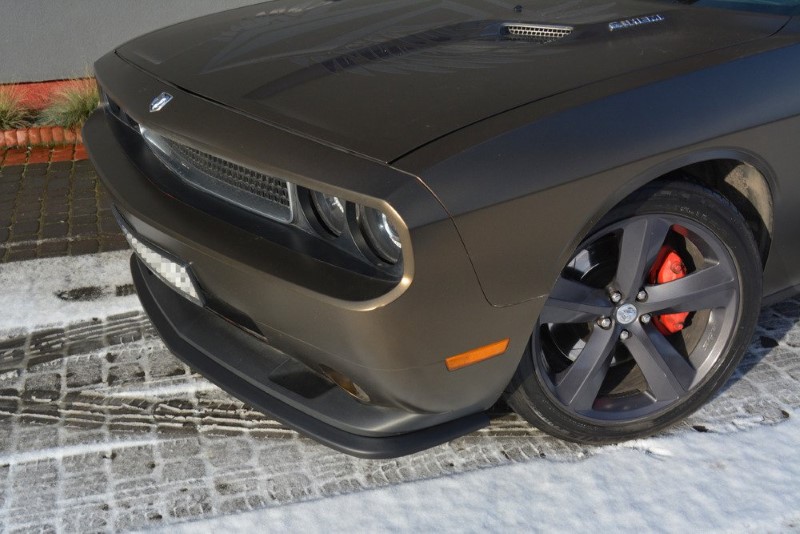 Voorspoiler Dodge Challenger MK3. Phase-I SRT8 Coupe Glanzend Zwart