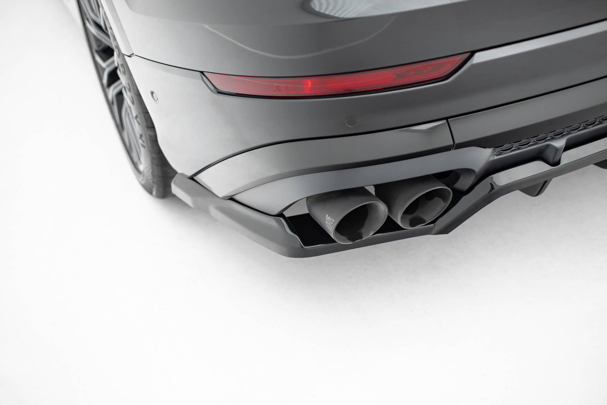 Achter Diffuser V.2 Audi SQ8 / Q8 S-Line MK1 Facelift Maxton Glanzend zwart