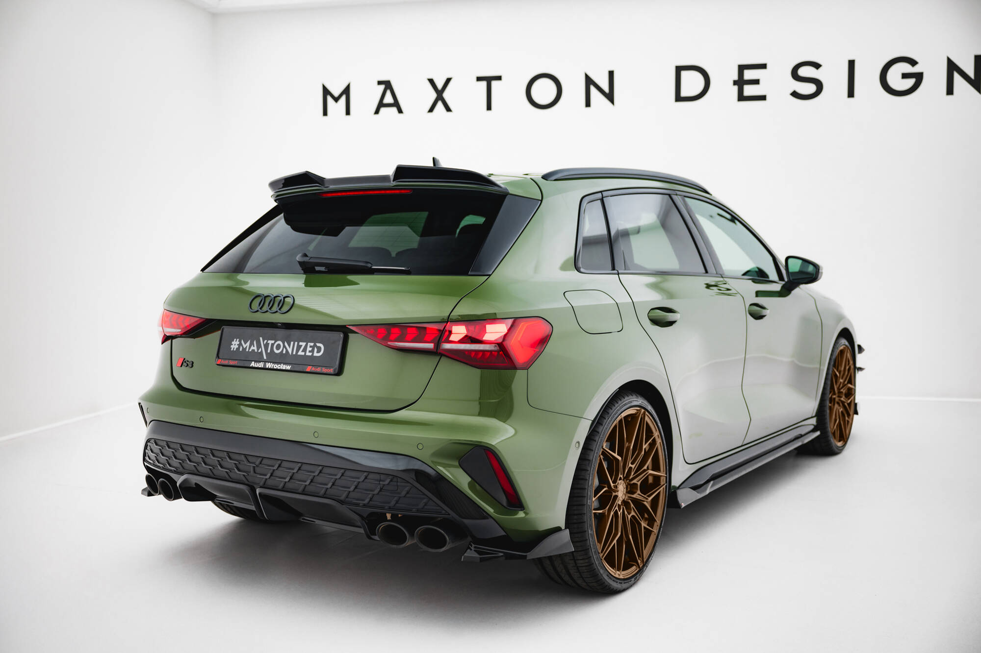 Achterzij Spoilers V.2 Audi S3 Sportback Facelift Maxton Glanzend zwart