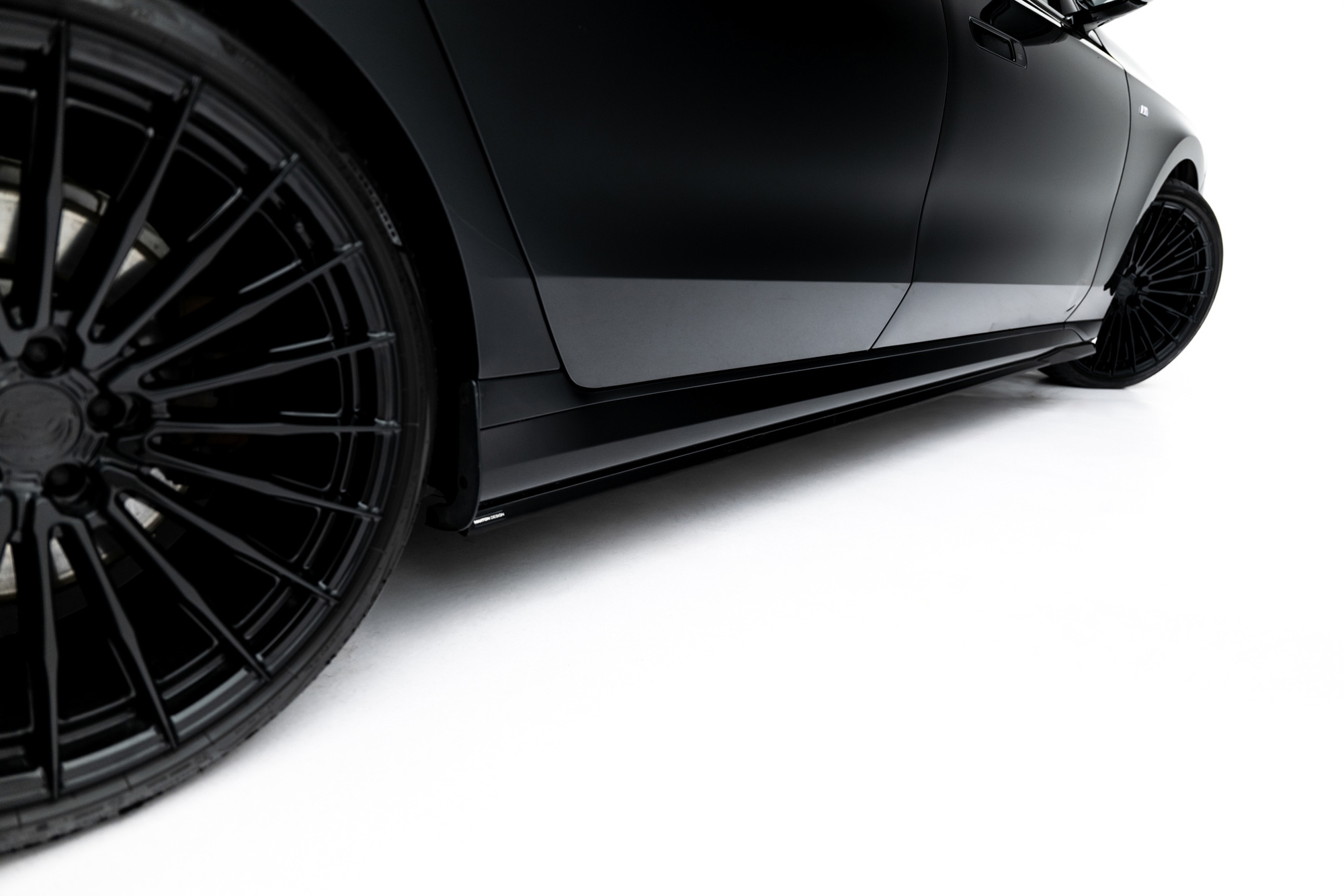 Zijskirts BMW 740d xDrive M-Pack / 740i xDrive M-Pack G70 V.2 – BMW 740d xDrive M-Pack G70 2022