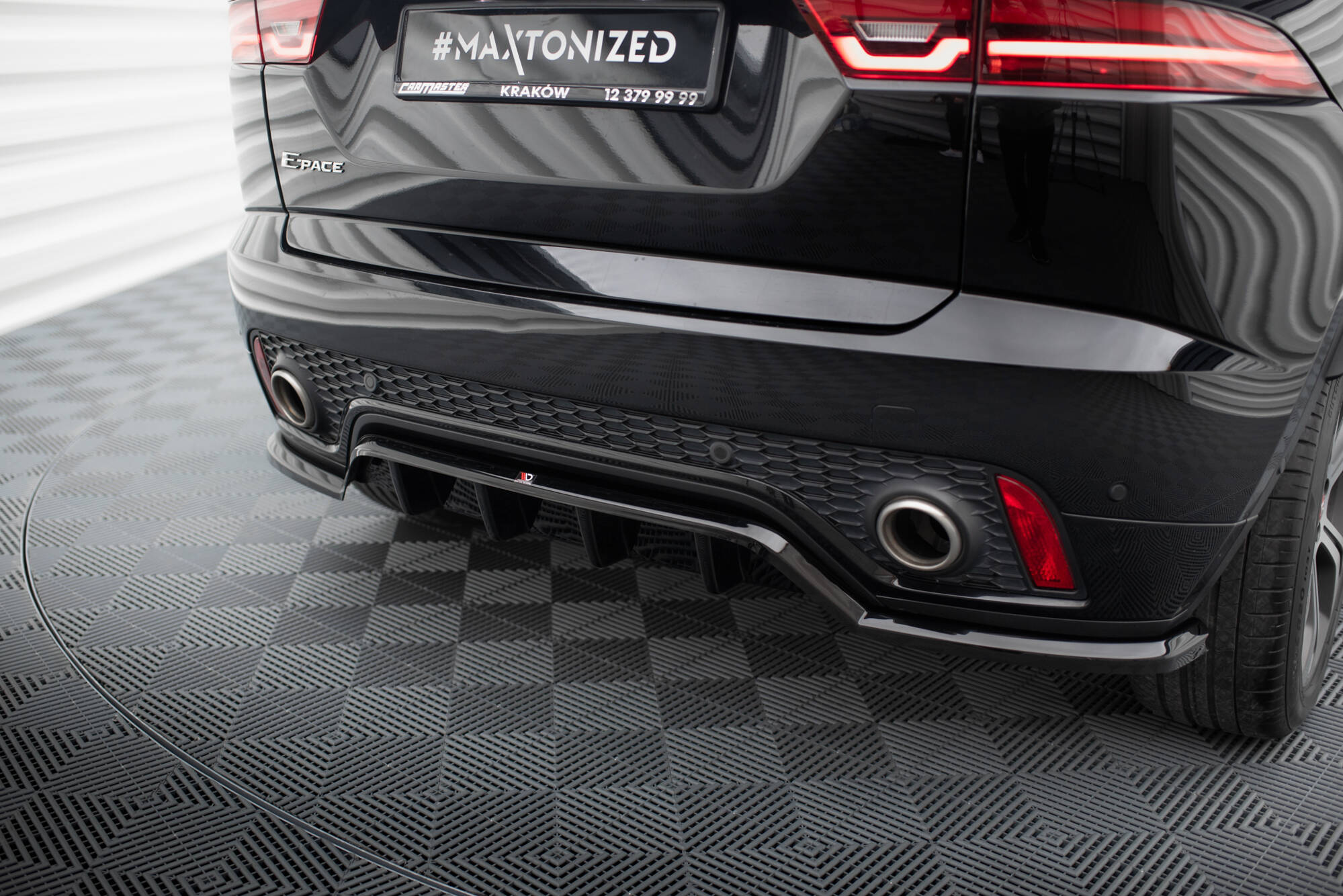 Bodykit Jaguar E-Pace R-Dynamic MK1 Maxton Glanzend zwart