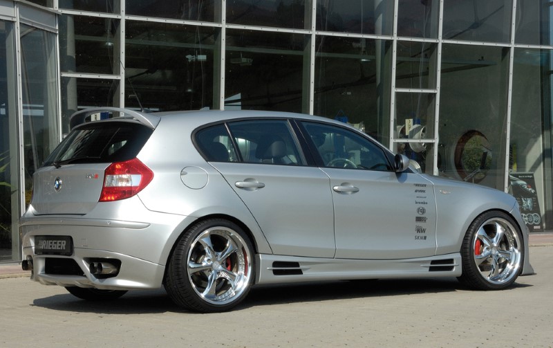 Zijskirts BMW E87 met 2 schacht en 2 uitsnedes Rieger