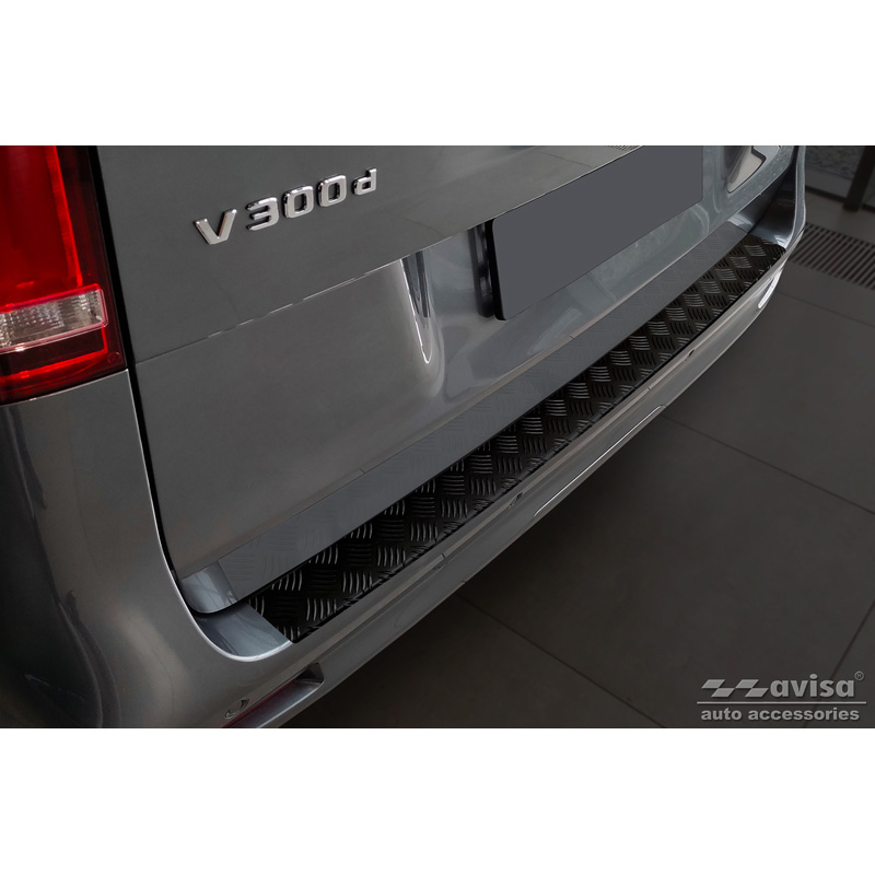 Matzwart Aluminium Achterbumperprotector  Mercedes Vito & V-Klasse 2014-2019 & Facelift 2019- 'Riffled Plate'