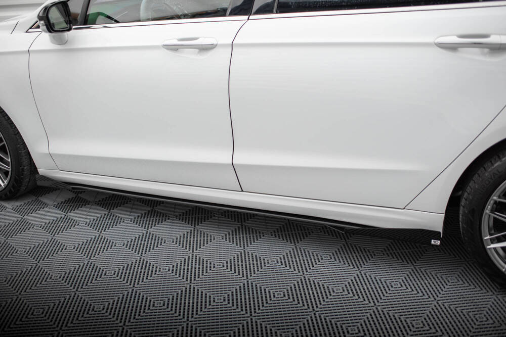 Zijskirts met Canards Street Pro Ford Mondeo Sport Facelift Maxton