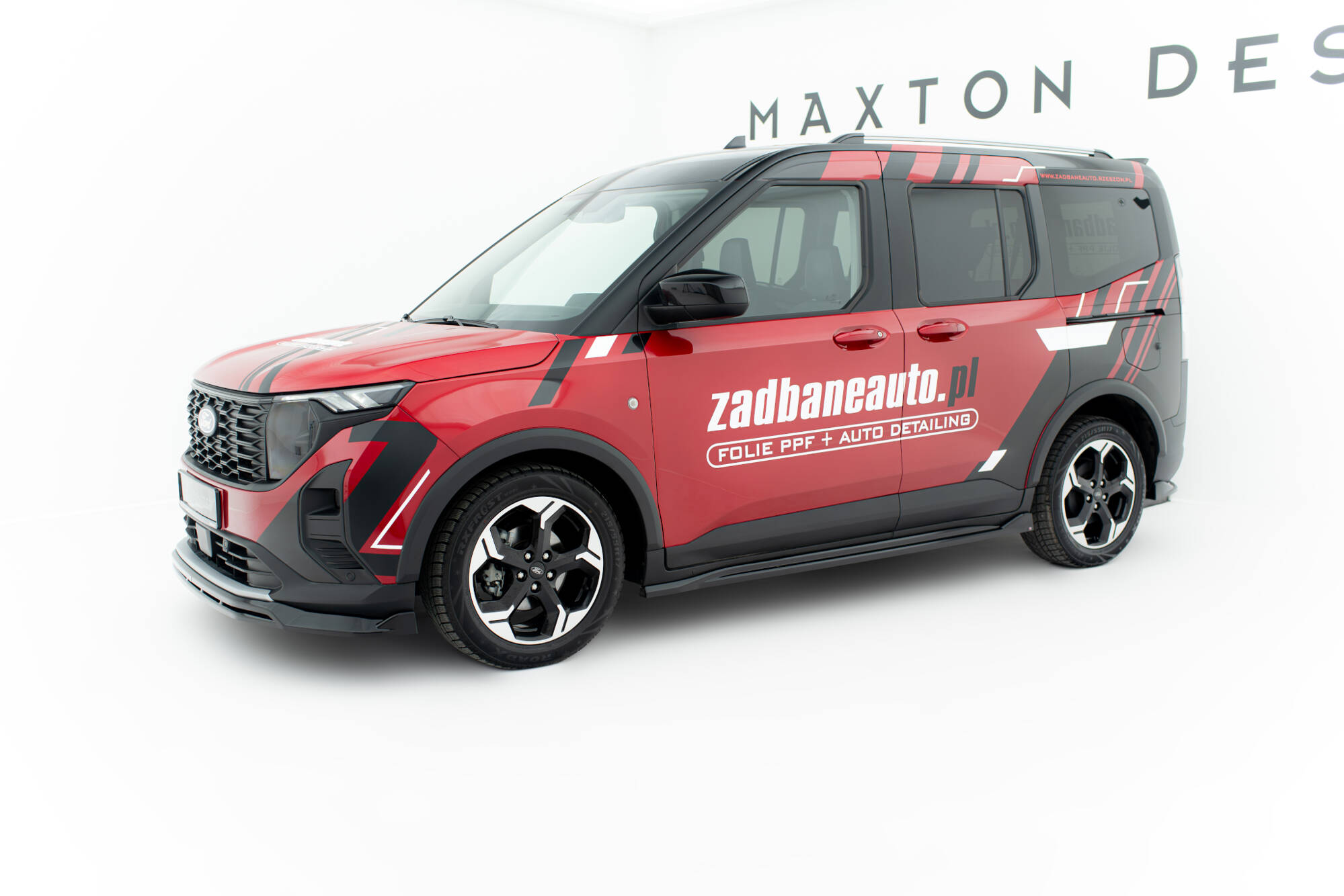 Zijskirts Ford Tourneo Courier MK2 Maxton Glanzend zwart