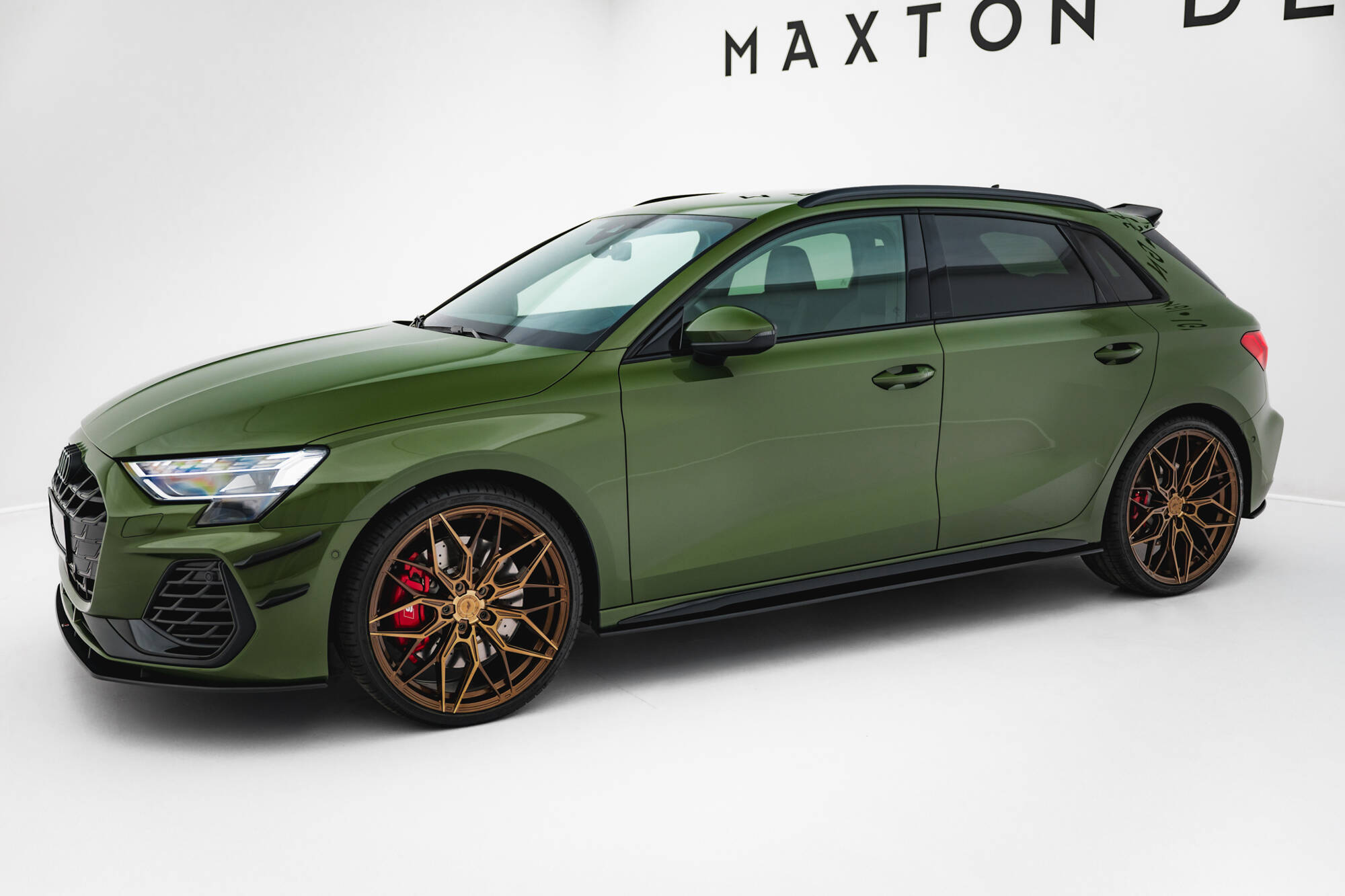 Street Pro Zijskirts Audi S3 / A3 S-line 8Y Facelift Maxton Glanzend zwart