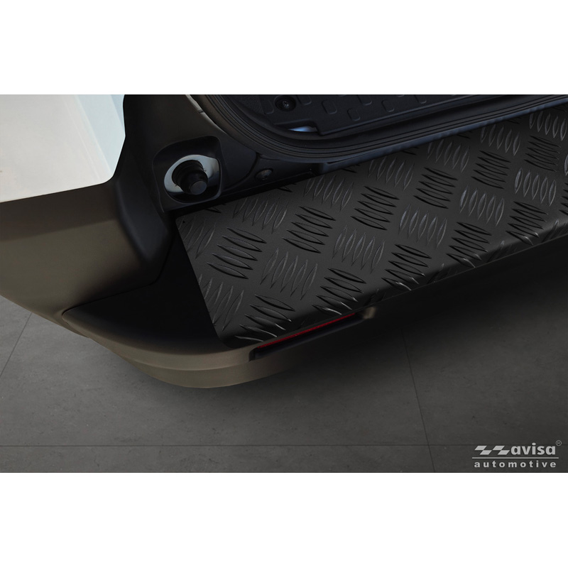 Avisa Matzwart Aluminium Achterbumperprotector  Renault Trafic III / Nissan NV300 2014- / Opel Vivaro 2014-2019 & Fiat Talento 2016-2021 '3mm Riffled Plate'
