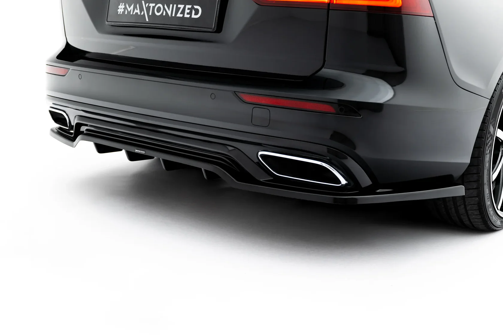 Bodykit Volvo V60 R-Desgin Zwart Glans Maxton