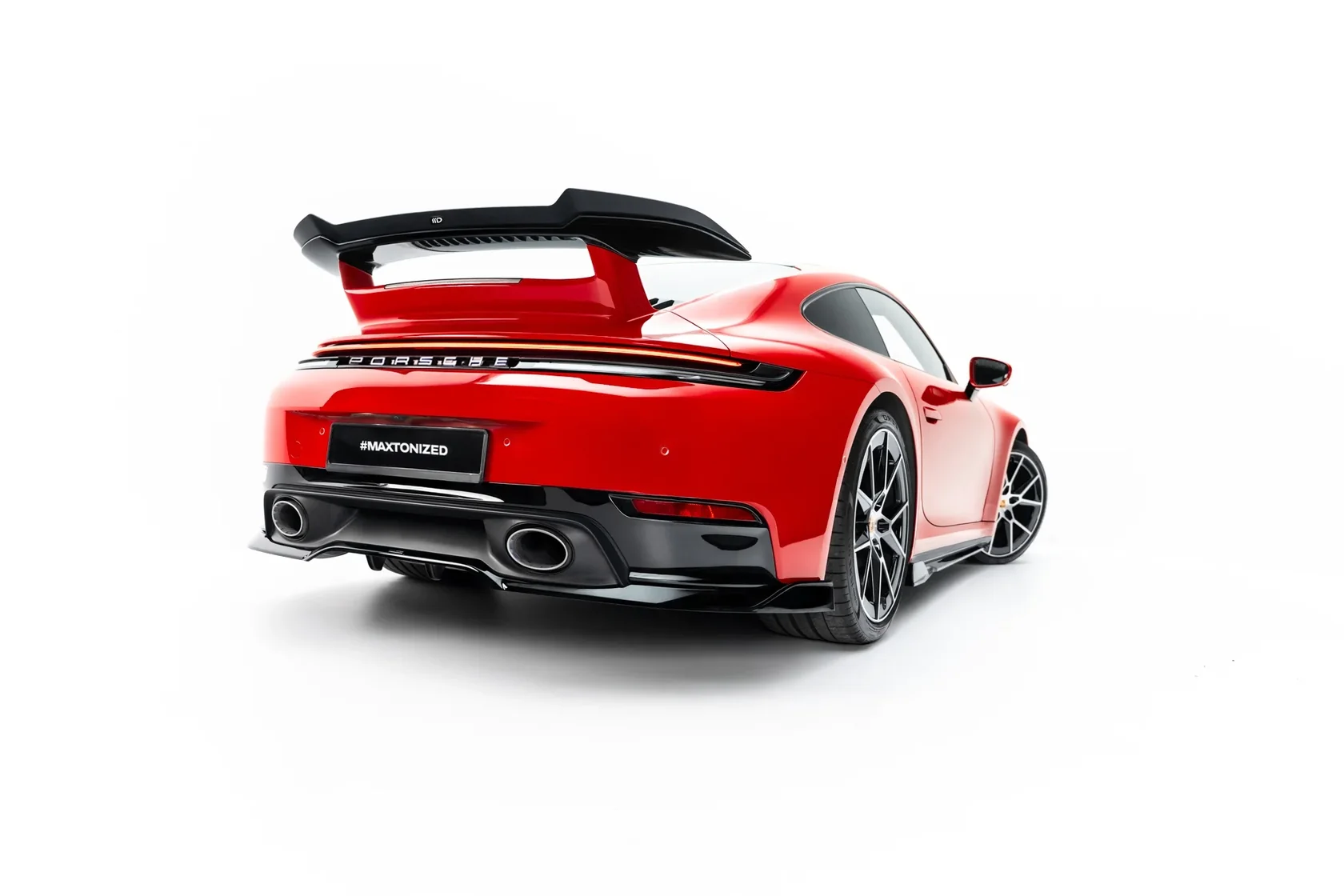 Achterdiffuser passend voor Porsche 911 Carrera Aero 992 Facelift Glans Zwart – Maxton Design met verticale vinnen