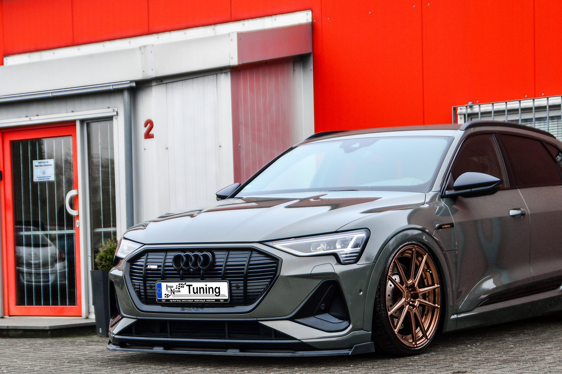 Voorspoiler Audi E-Tron S-Line IN Tuning Glans Zwart