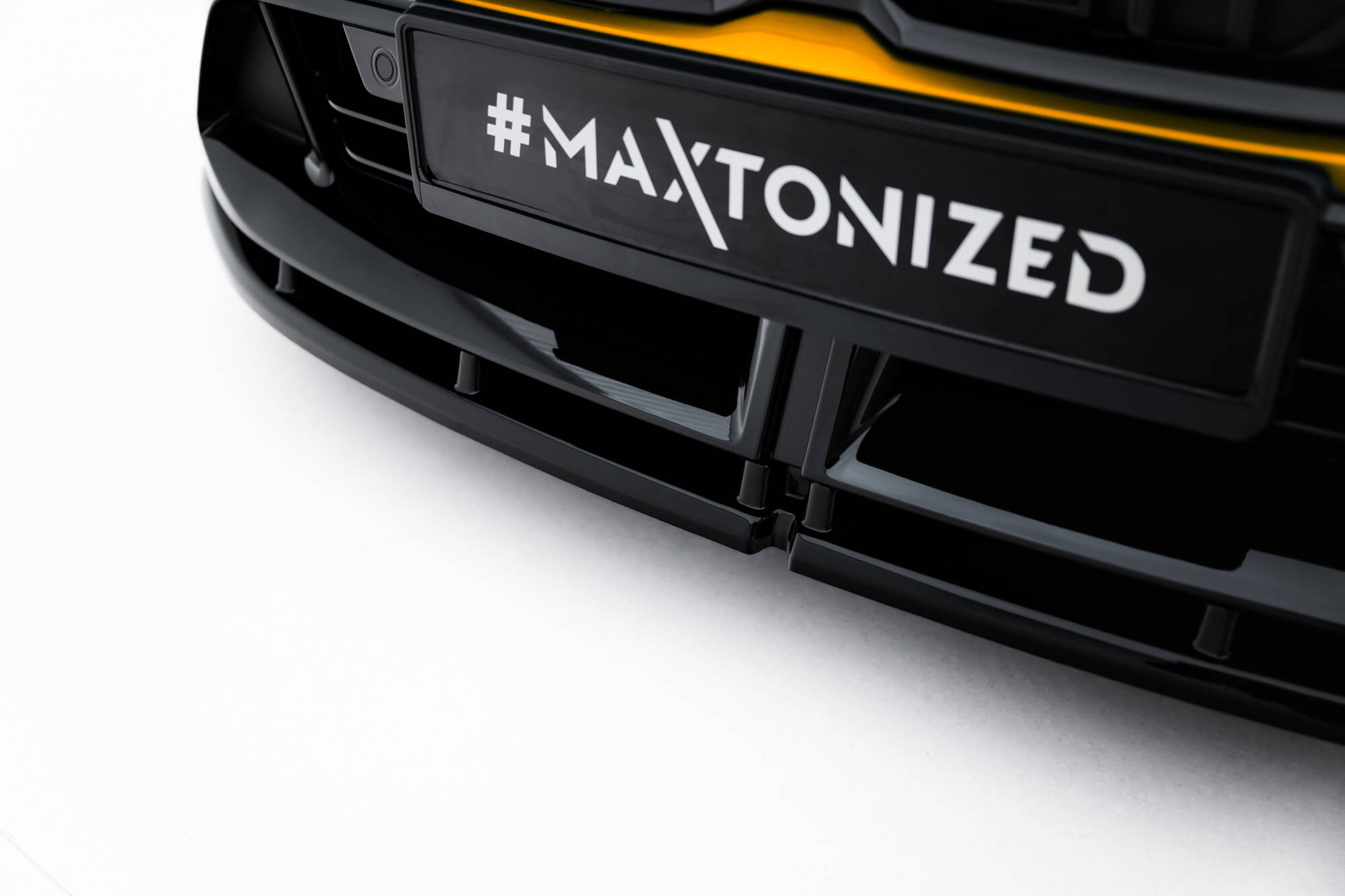 Voorspoiler V.1 BMW 1 M-Pack F70 Maxton Glanzend zwart