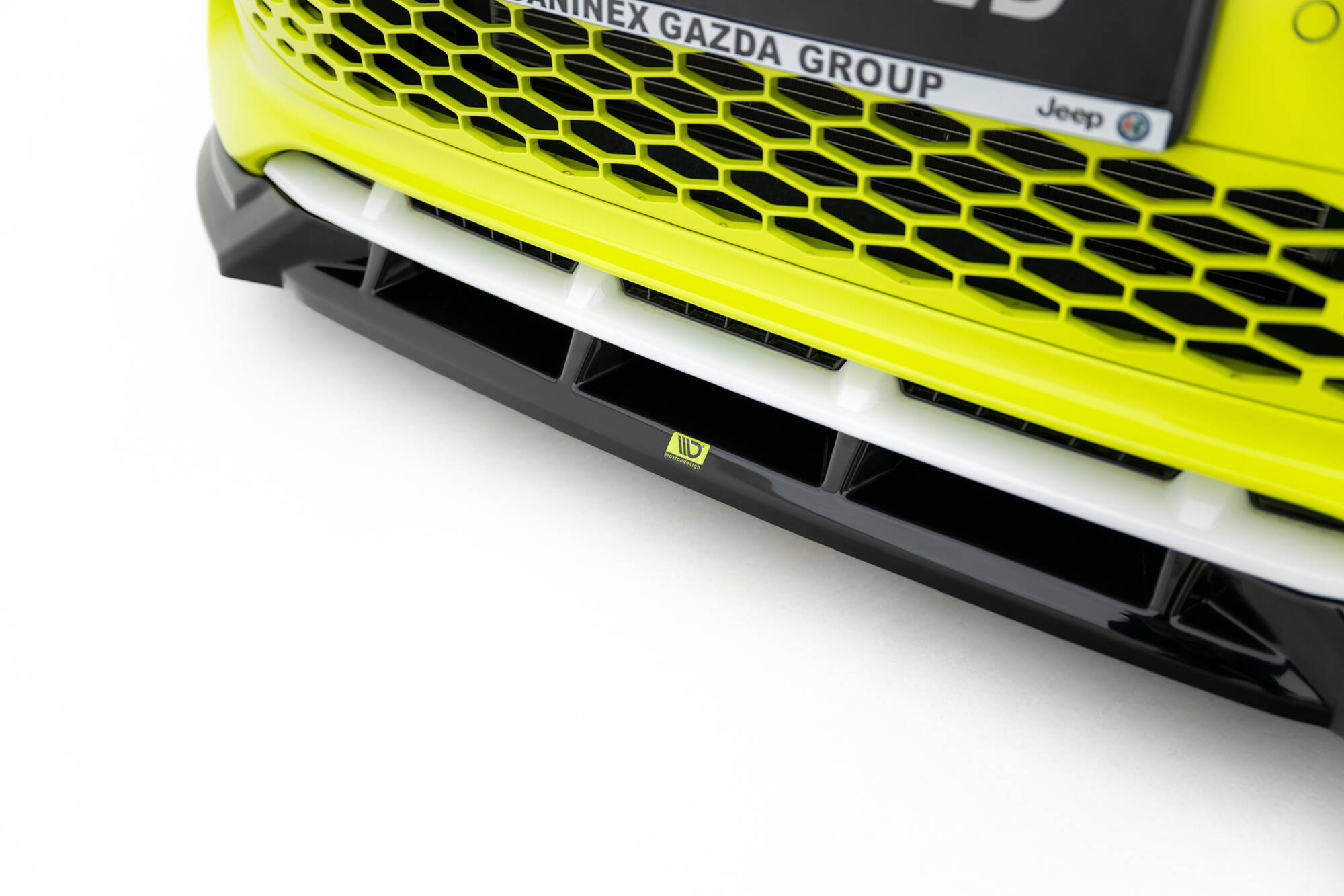 Voorspoiler Abarth 500e Maxton Glanzend zwart
