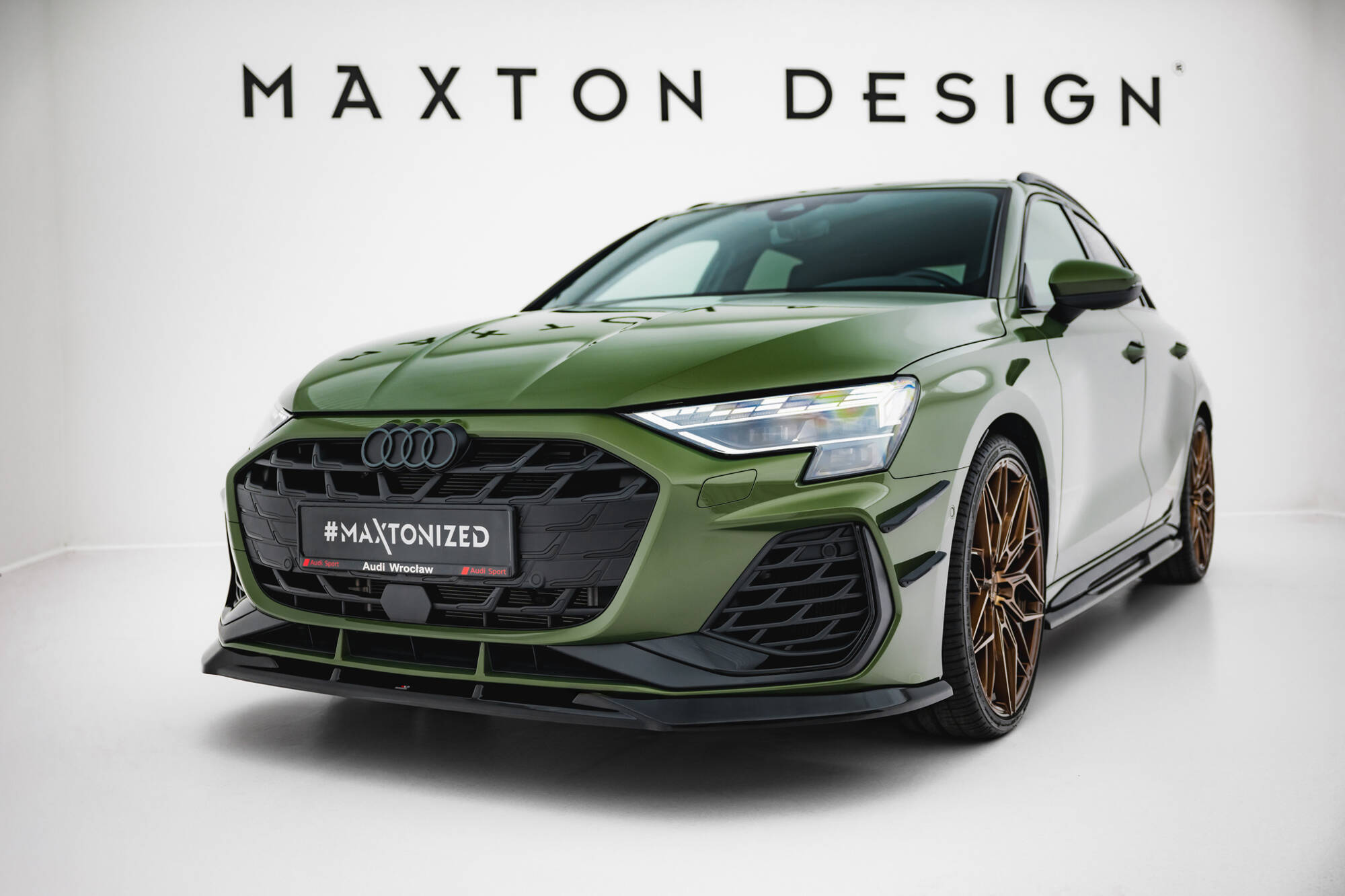Voorspoiler V.1 Audi S3 / A3 S-line 8Y Facelift Maxton Glanzend zwart