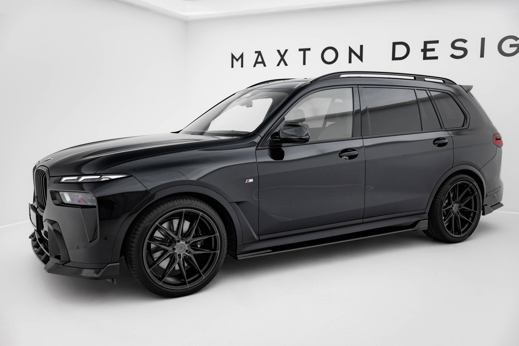 Carbon Fiber Bodykit BMW X7 M-Pack G07 Facelift Maxton Glanzend zwart