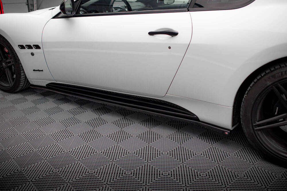Zijskirts Maserati Granturismo S Maxton Glans Zwart