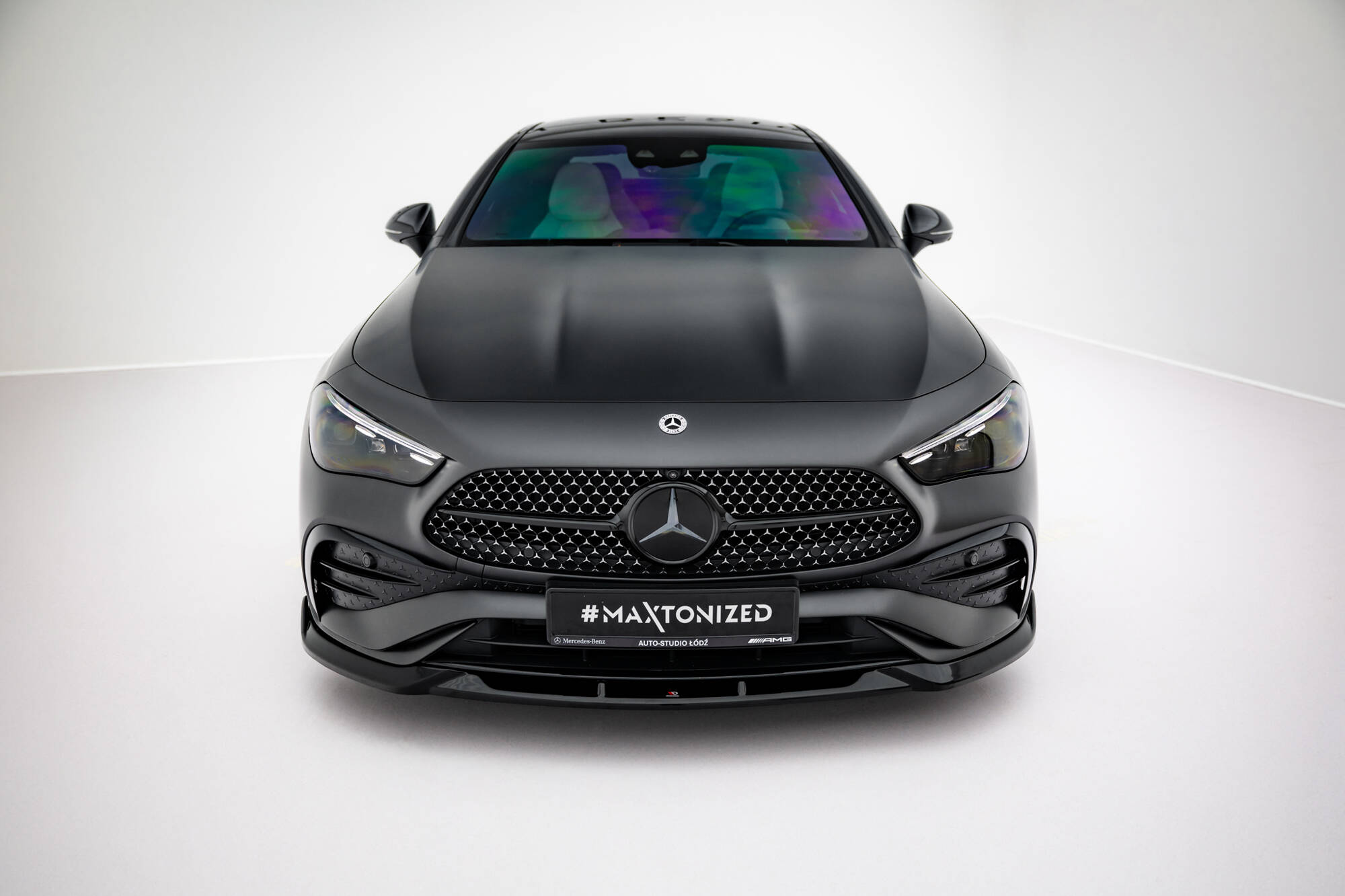 Voorspoiler V.2 Mercedes-Benz CLE AMG-Line C236 Maxton Glanzend zwart