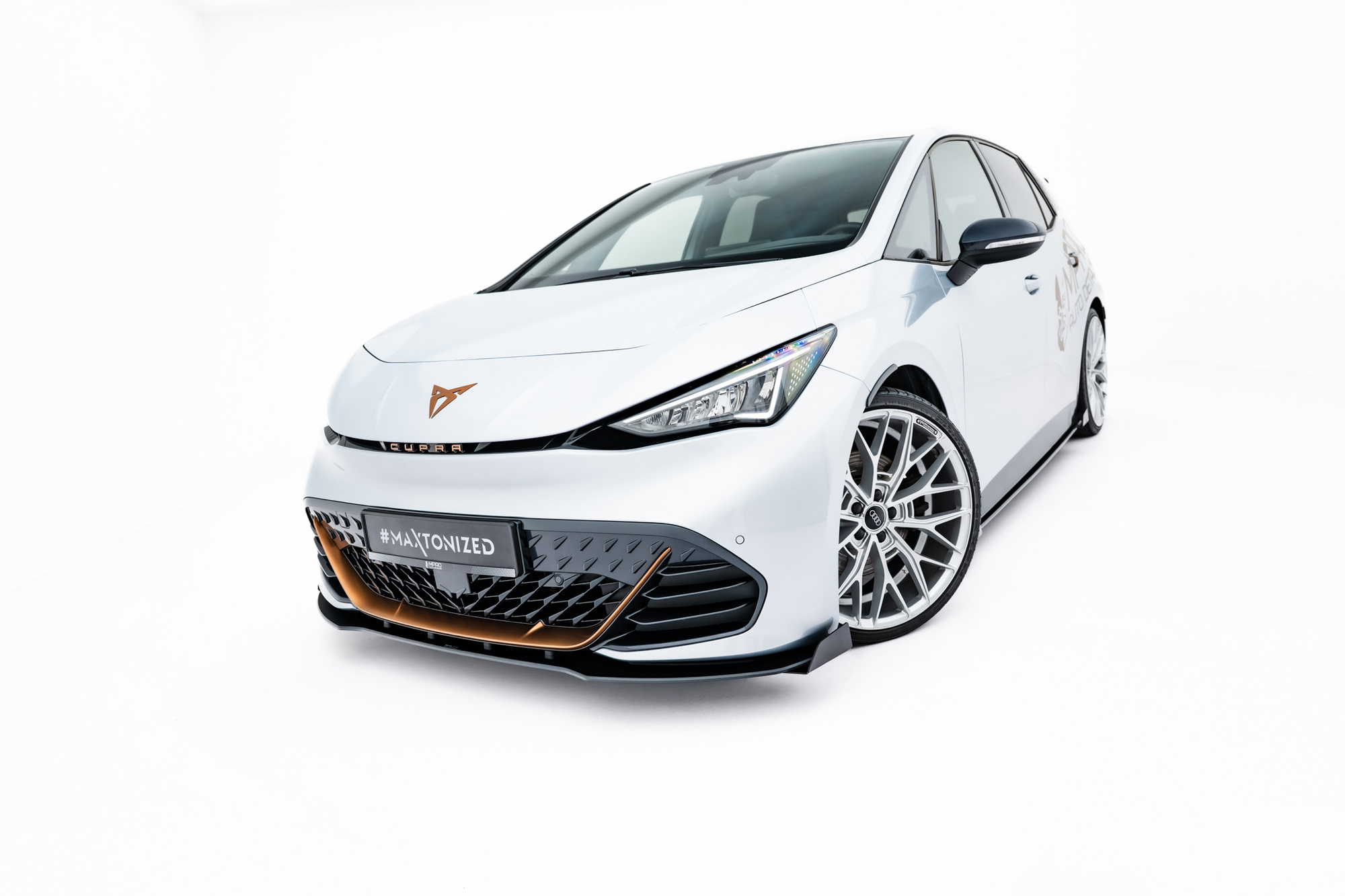 Street Pro Voorspoiler + Flaps Cupra Born Mk1 2021 – Maxton Design