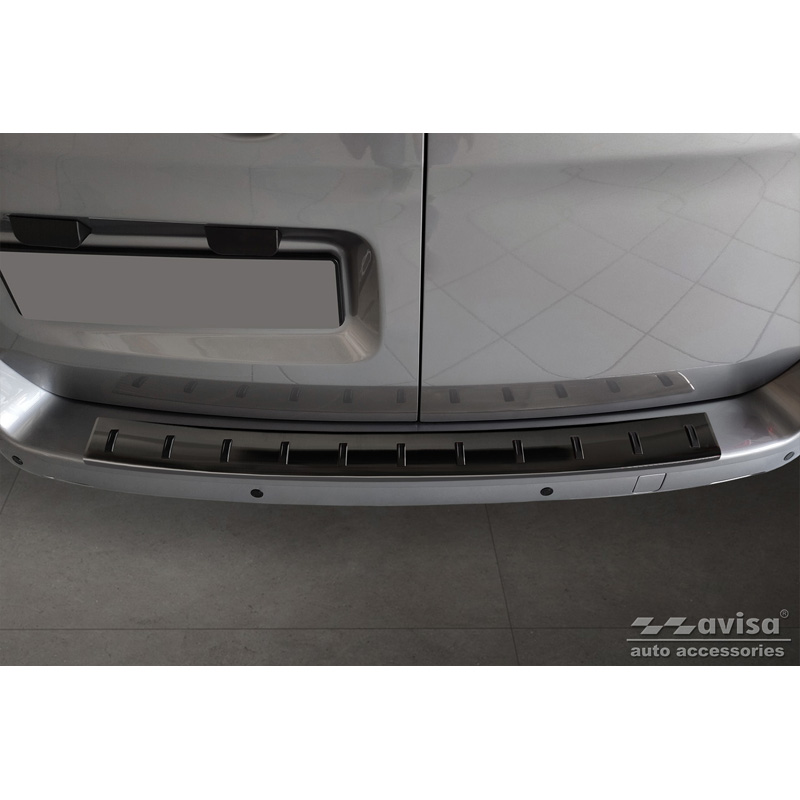 Zwart RVS Achterbumperprotector  Citroën Space Tourer & Jumpy 2016- / Peugeot Traveller & Expert 2016- / Toyota Proace Verso 2016- / Opel Vivaro & Zafira Life 2019- 'STRONG EDITION'