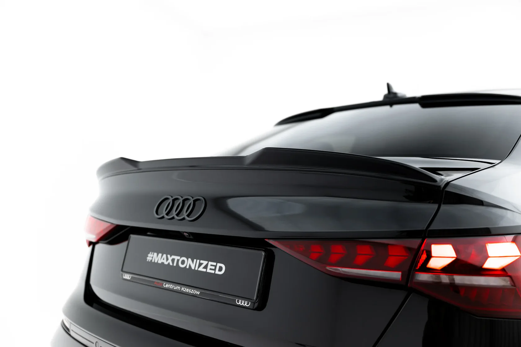 Spoiler Cap Audi A3 Sedan 8Y Facelift Maxton Glanzend zwart