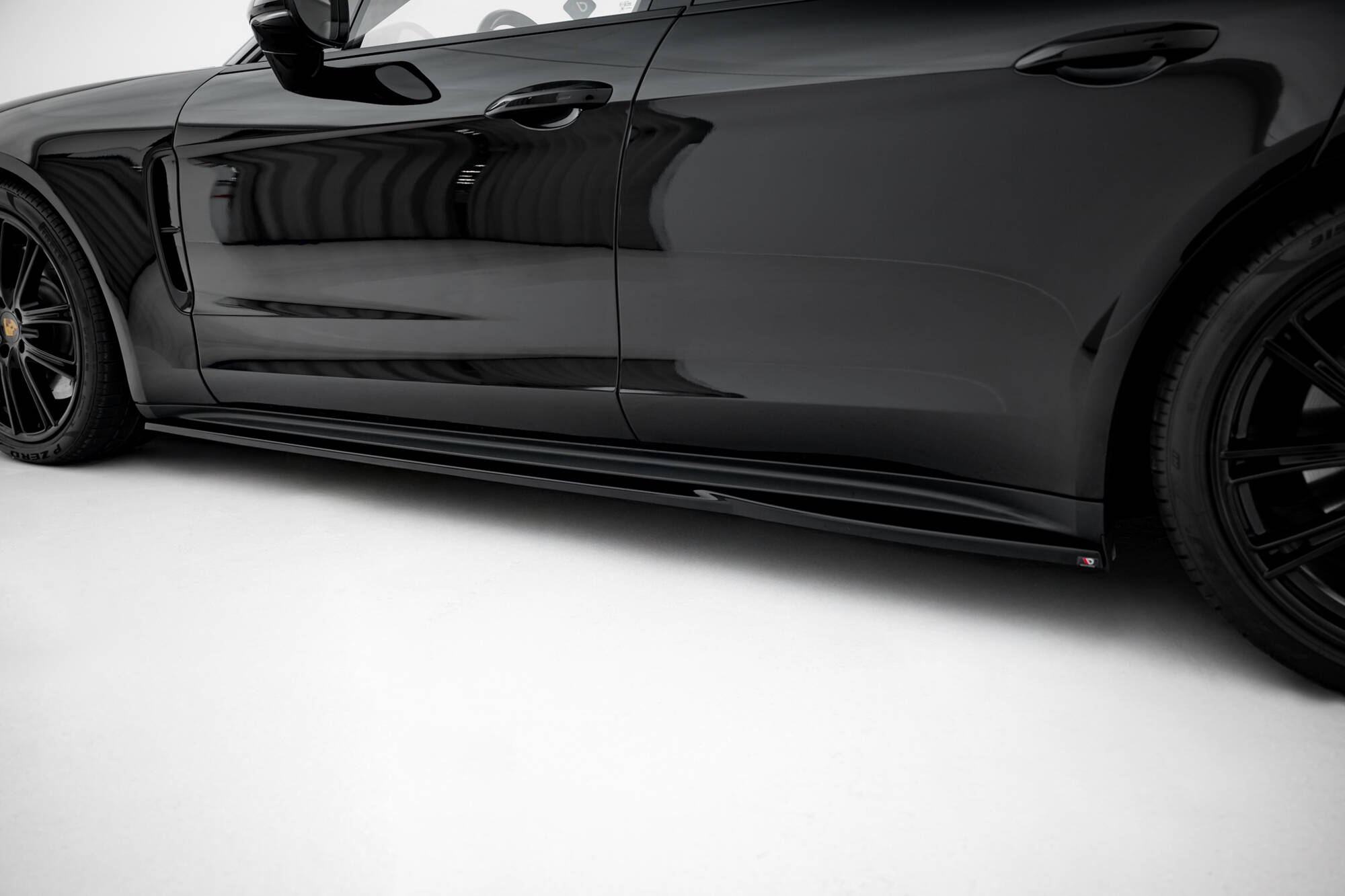 Zijskirts V.2 Porsche Panamera Turbo S E-Hybrid / Panamera E-Hybrid 971 Maxton Glanzend zwart