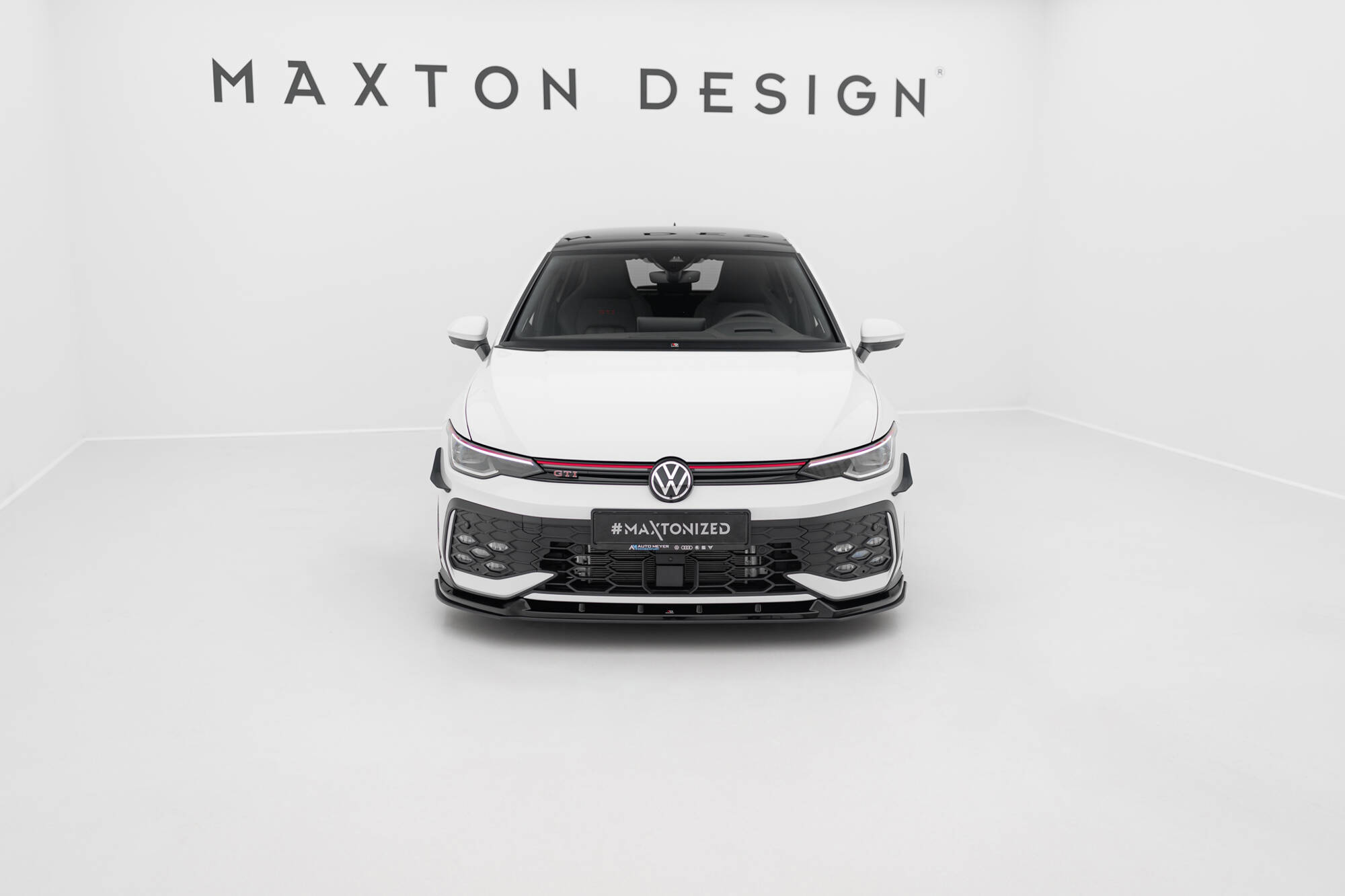 Street Pro Voorspoiler V.2 Volkswagen Golf GTI / GTE / R-Line Mk8 Facelift Maxton Glanzend zwart