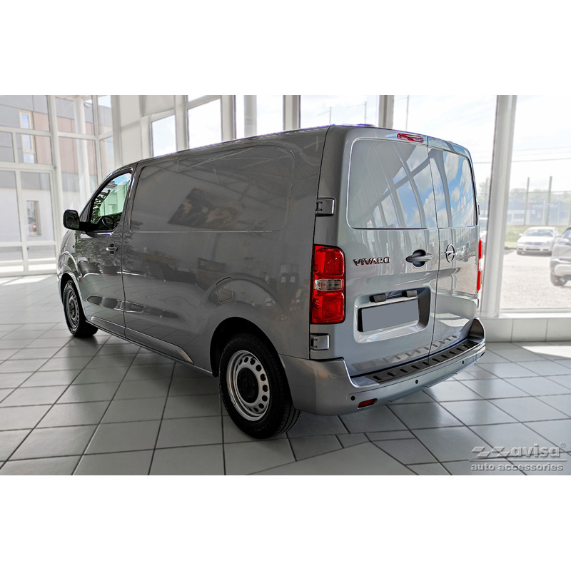 Zwart RVS Achterbumperprotector  Citroën Space Tourer & Jumpy 2016- / Peugeot Traveller & Expert 2016- / Toyota Proace Verso 2016- / Opel Vivaro & Zafira Life 2019- 'STRONG EDITION'