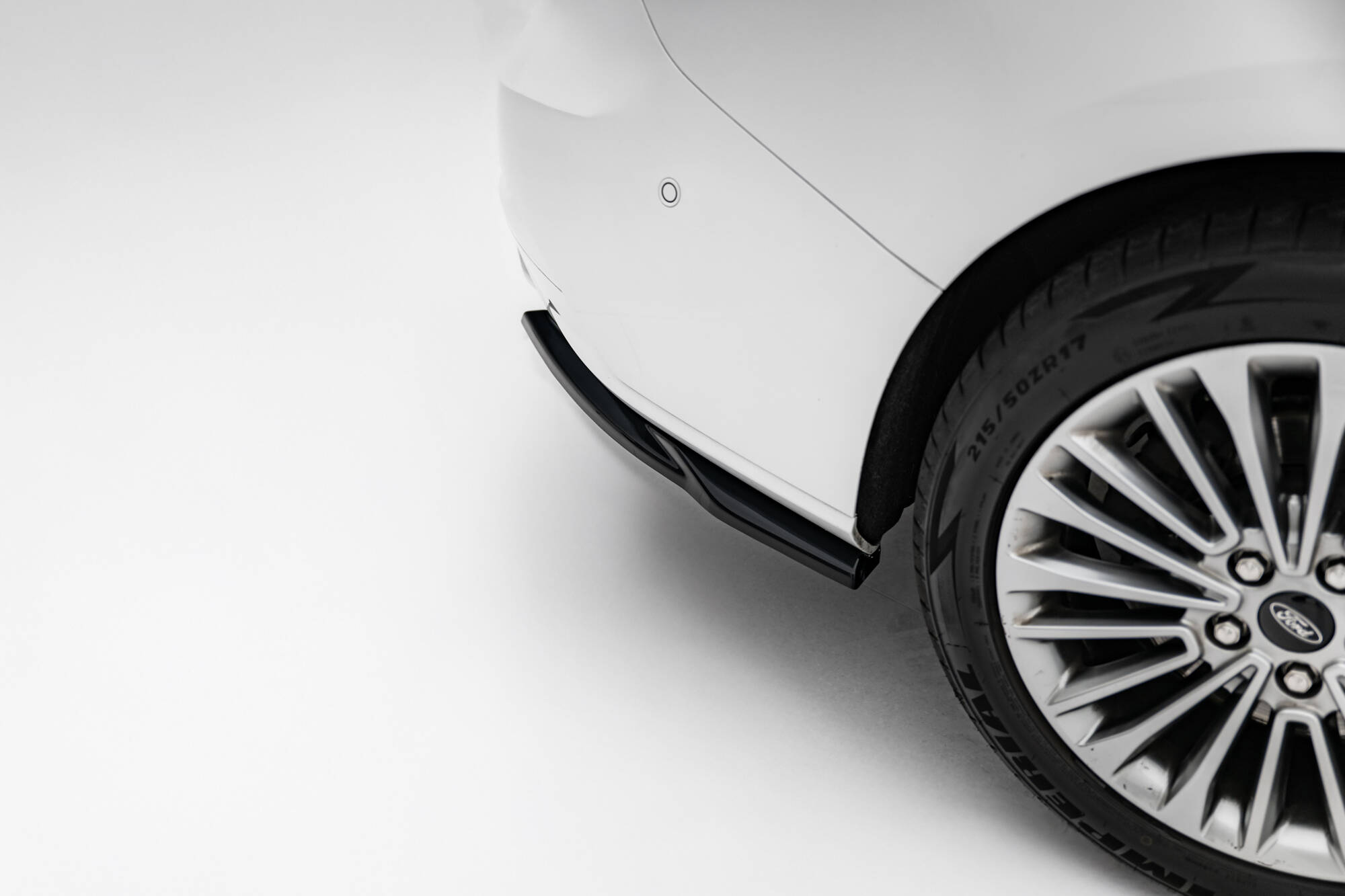 Achterzij Spoilers Ford Focus Vignale MK4 Maxton Glanzend zwart