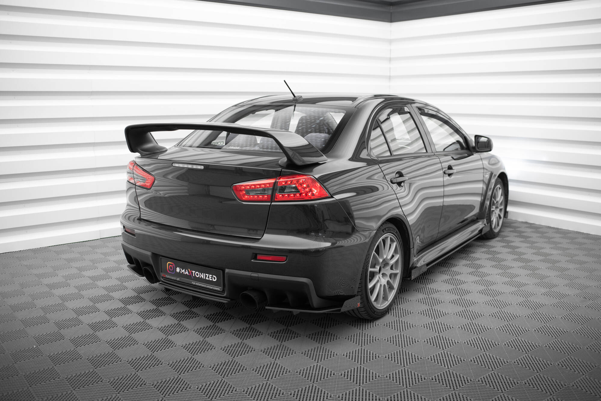 Street Pro Achterdiffuser Mitsubishi Lancer EVO X Maxton Glanzend zwart