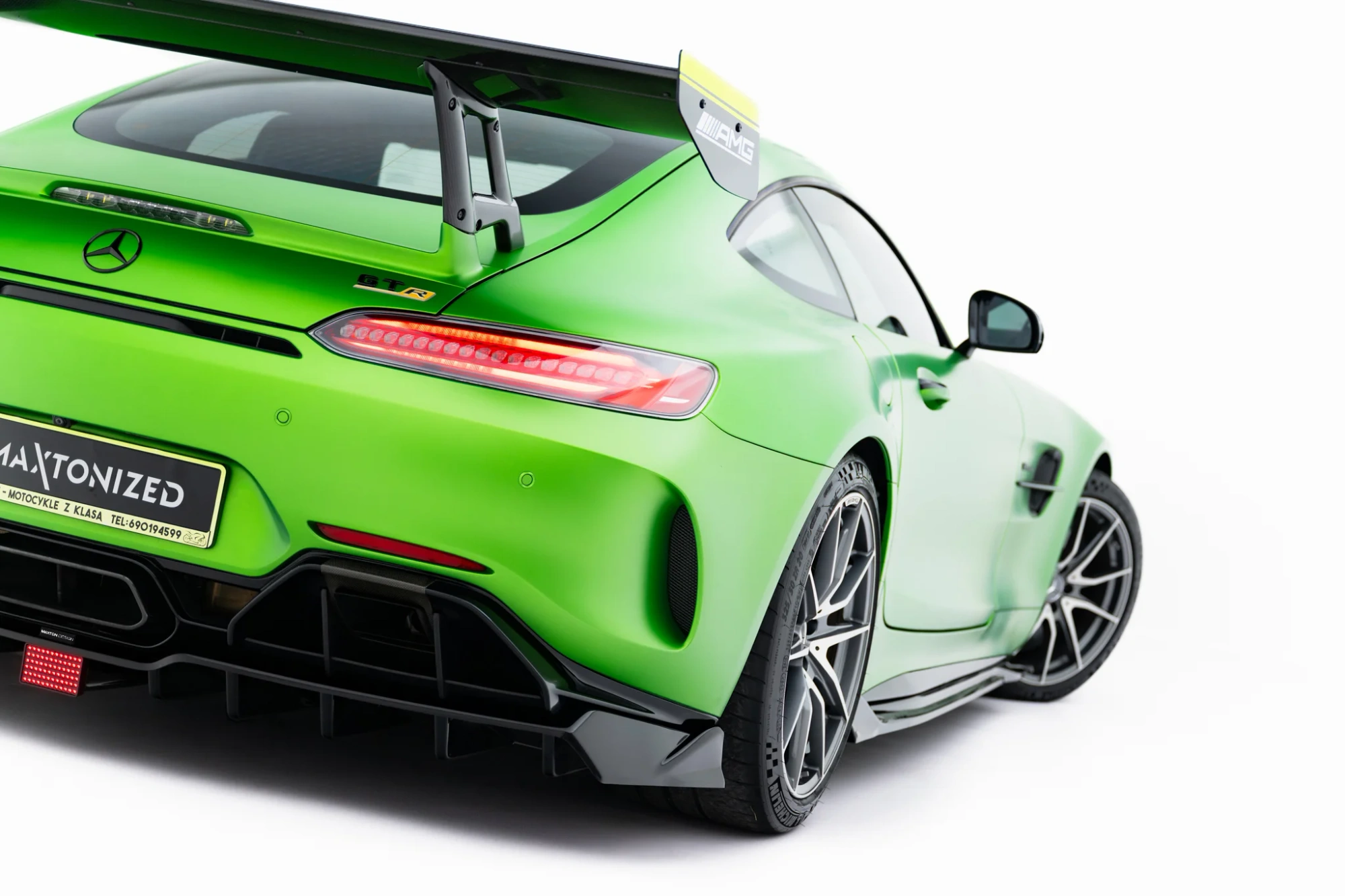 Diffuser Mercedes-AMG GT R C190 Facelift Glans Zwart + LED
