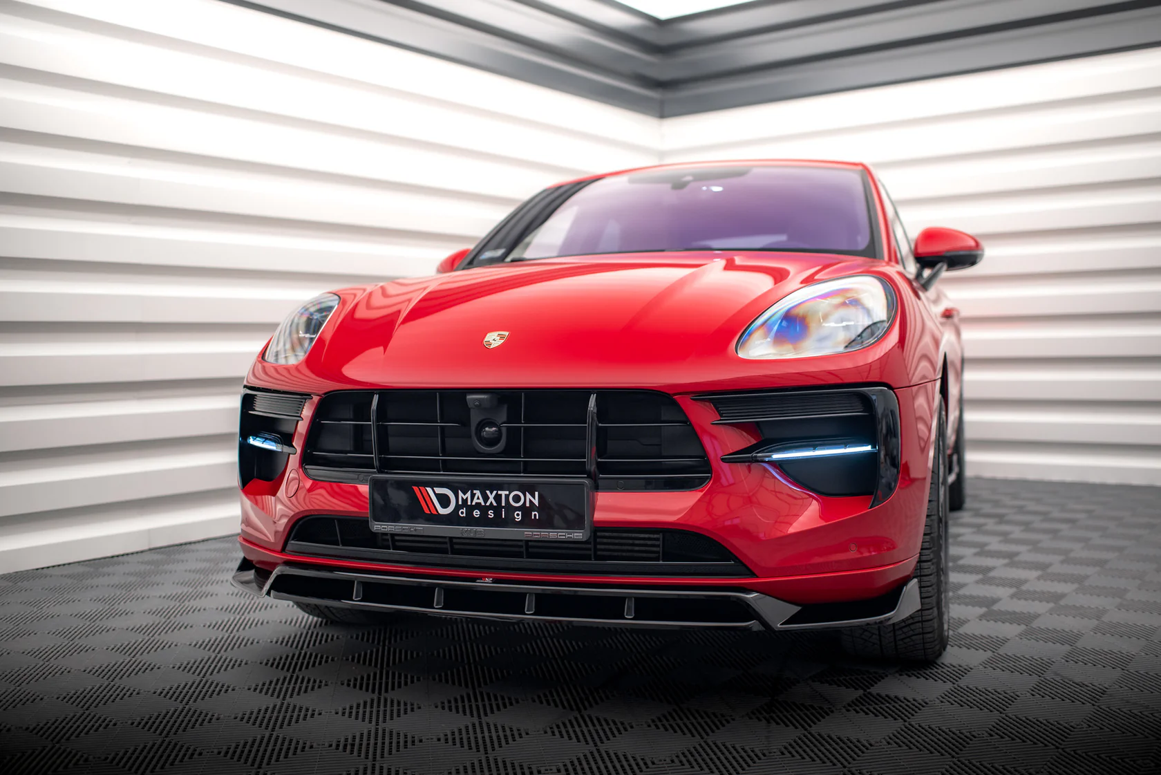 Voorspoiler Porsche Macan GTS / Sport Design Mk1 Facelift Glans Zwart