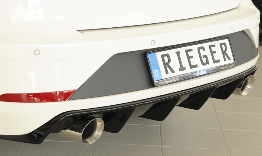 Diffuser Seat Leon FR (5F) orig. trekhaak Rieger sportuitlaat links + rechts glans zwart