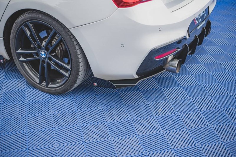Race achterzijde skirts + rand BMW 1-Serie/M140I F20 Maxton Design zwart V.2
