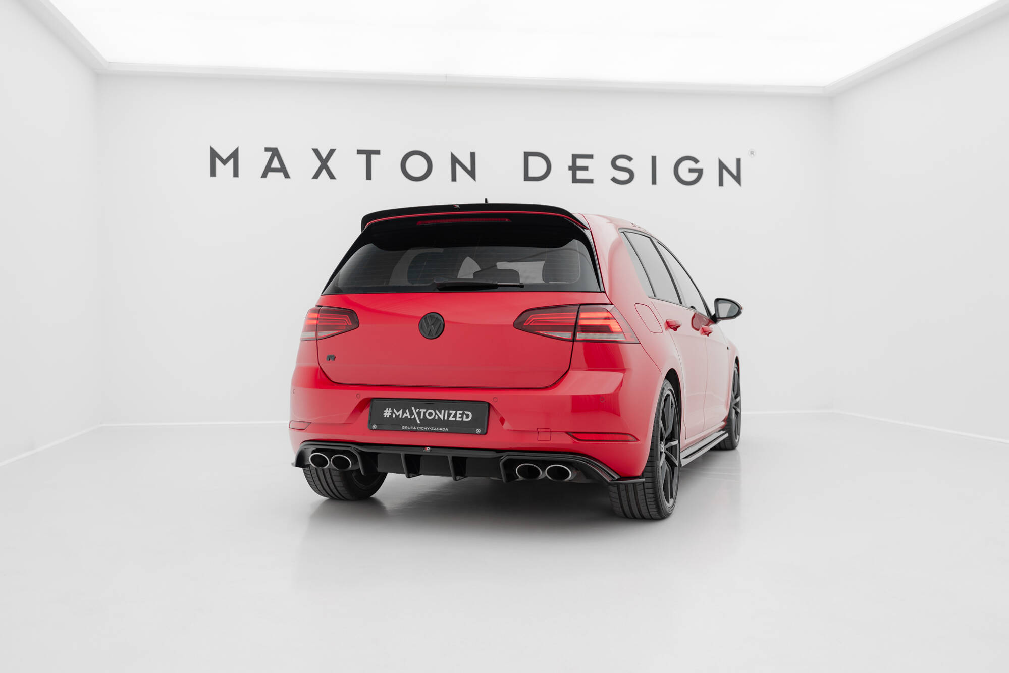 Bodykit V.1 Volkswagen Golf R Hatchback MK7 Facelift Maxton Glanzend zwart