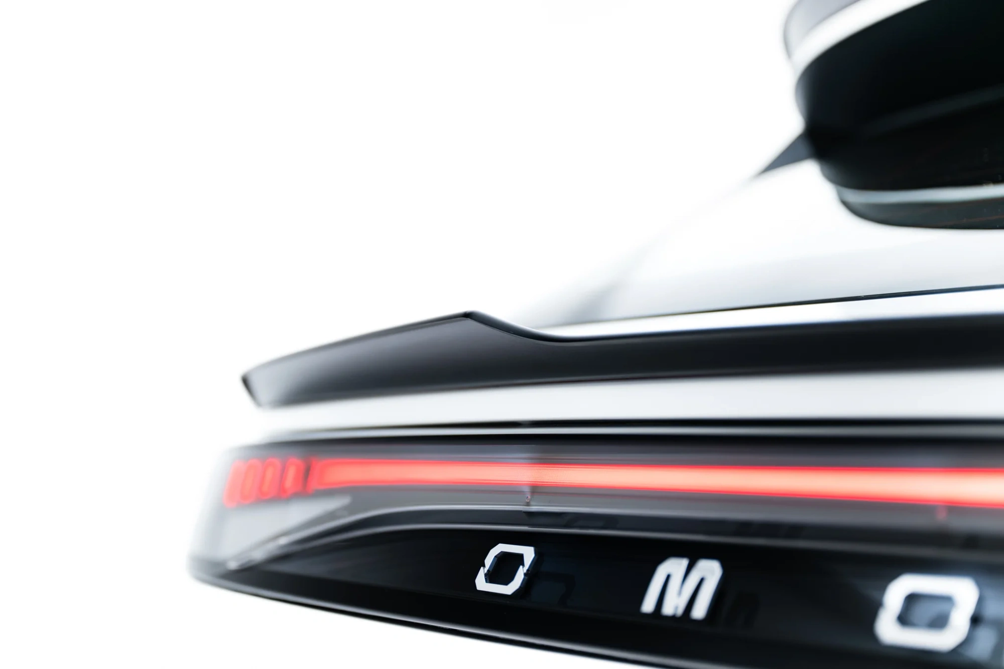 Bottom Spoiler Cap Omoda 9 Mk1 Maxton Glanzend Zwart