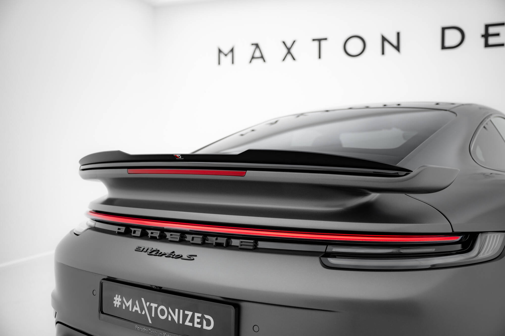 Spoiler Cap Porsche 911 Turbo S Sport Package 992 Maxton Glanzend zwart