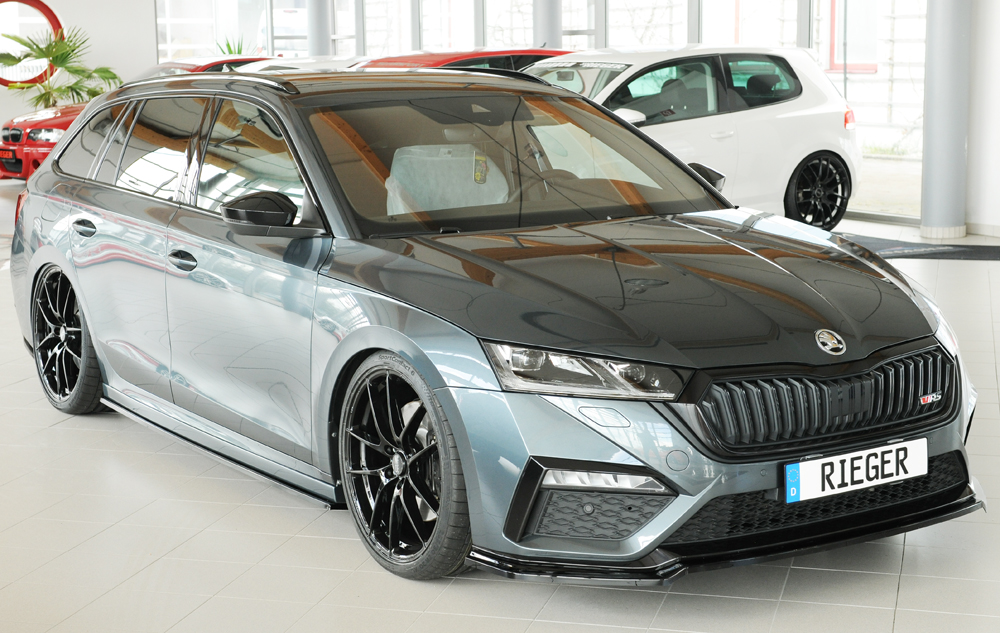 Zijskirts Skoda Octavia RS (NX) Rieger Glanzend zwart