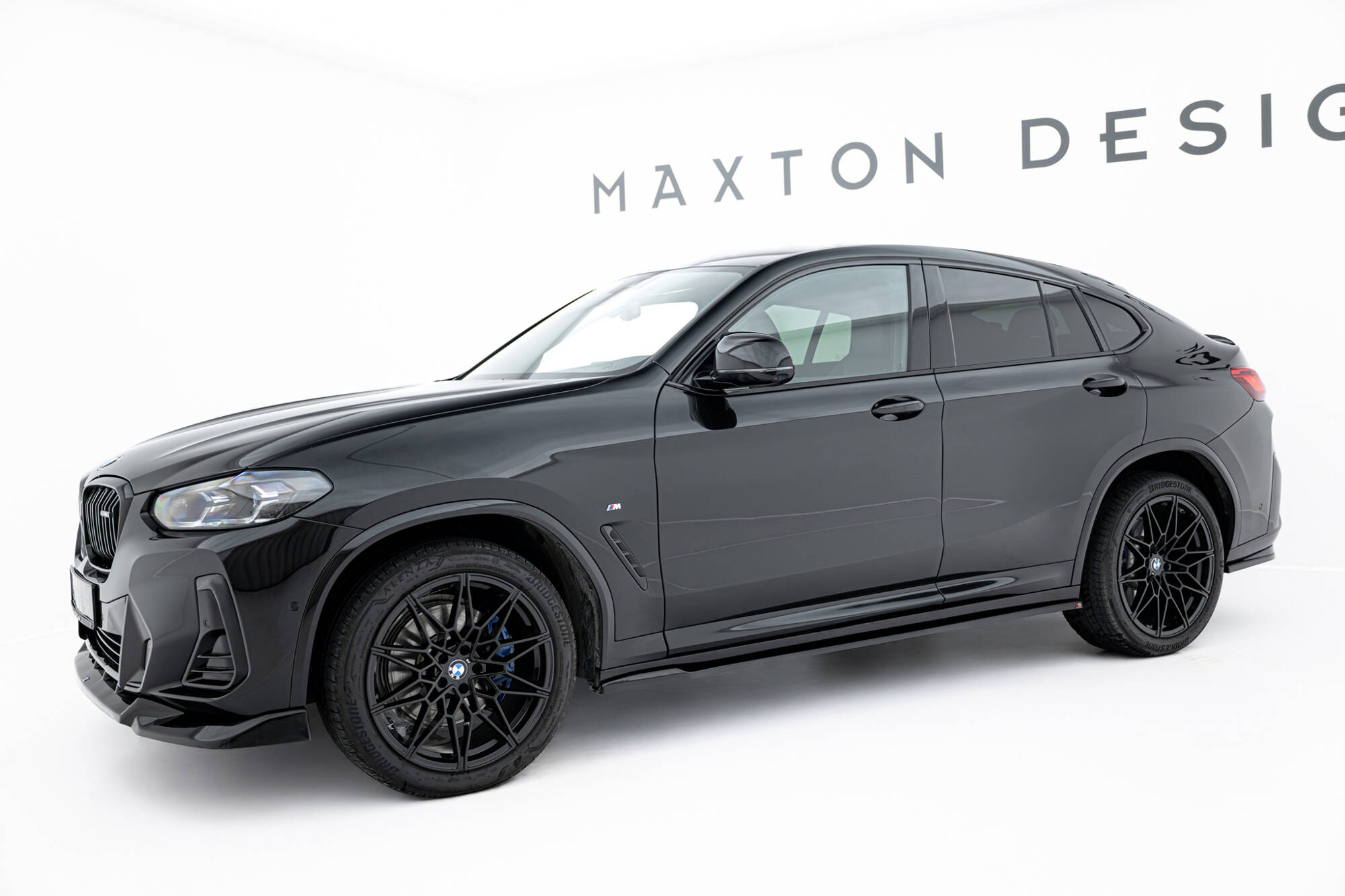Bodykit BMW X4 M-Pack G02 Facelift Maxton Glanzend zwart