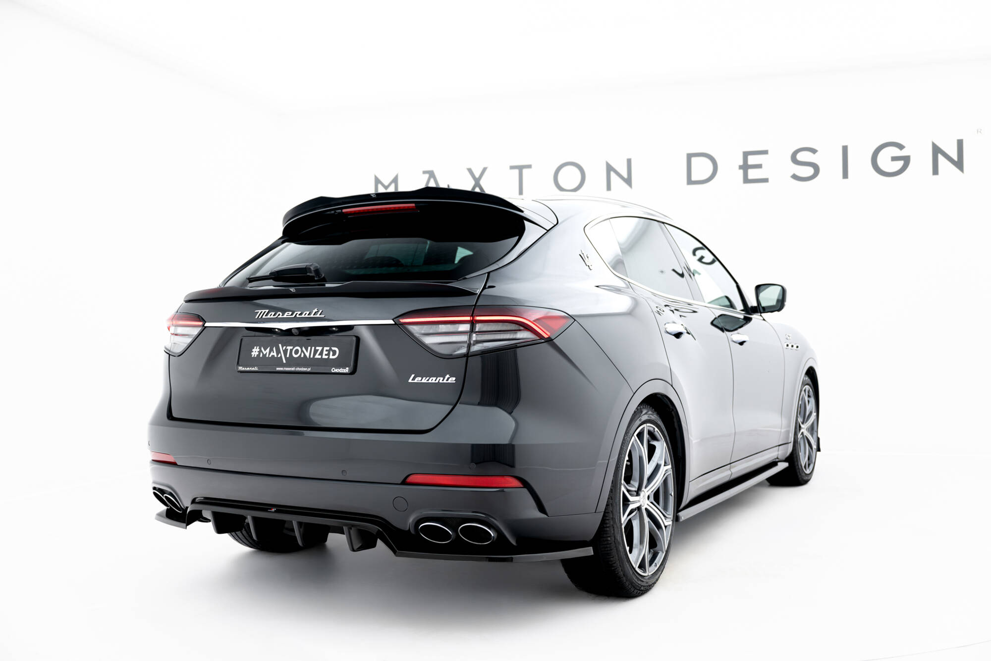 Spoiler Cap Maserati Levante GT MK1 Facelift maxton Glanzend zwart