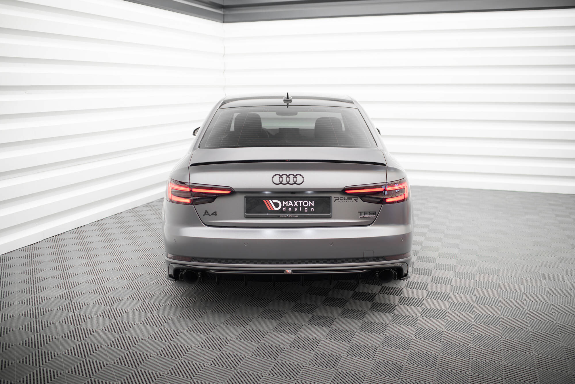 Achter Diffuser Audi A4 S-line B9 Maxton Glanzend zwart